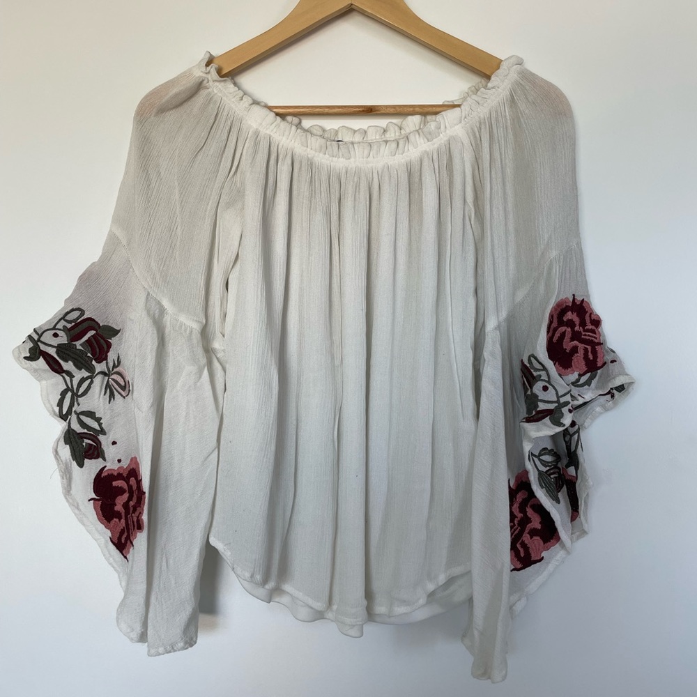 Off The Shoulder Floral Detailed Top